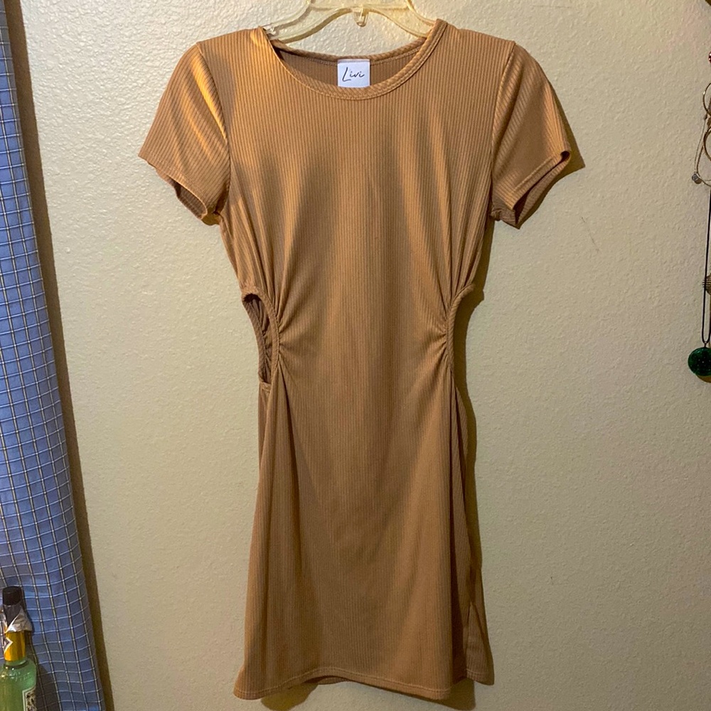 Cut-Out Short Sleeve Dress✨🧡